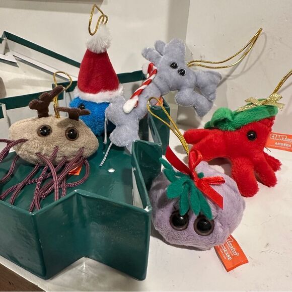 Giant Plushie Microrobe - Picture 8 of 9